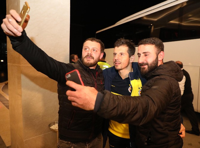 fenerbahce-kafilesi-rizeye-geldi-(4)-002.jpg