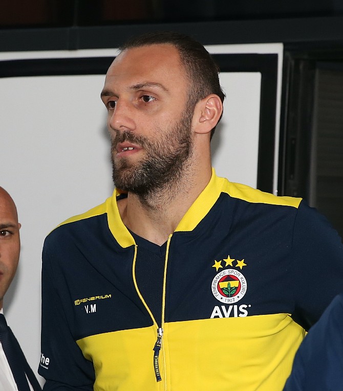 fenerbahce-kafilesi-trabzona-geldi-(5).jpg