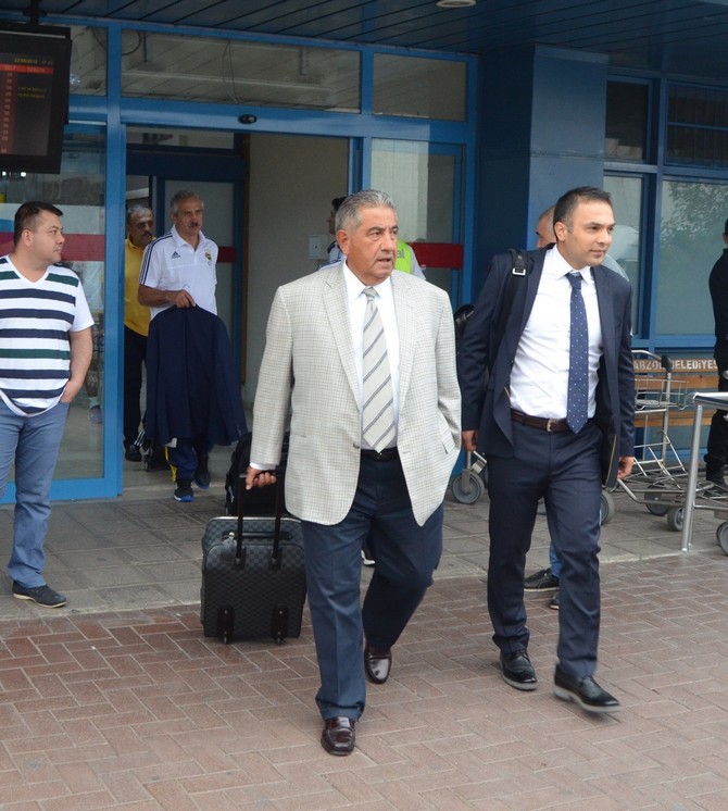 fenerbahce-kafilesi-trabzona-indi-(1).jpg