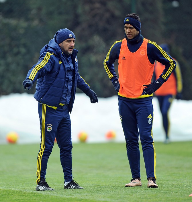 fenerbahcede-rize-hazirliklari-basladi-(4).jpg