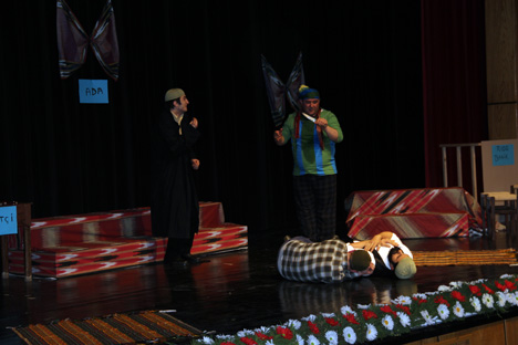 fikralarla-rize-tiyatro-oyunu-1.20150302215011.jpg