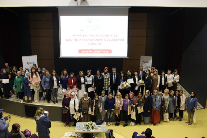 finansal-okuryazarlik-ve-kadinlarin-ekonomik-guclenmesi-semineri-gerceklestirildi-(6).jpg