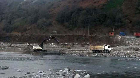 firtina-deresinde-firtina-kopuyor-3.jpg firtina-deresinde-firtina-kopuyor-3.jpg