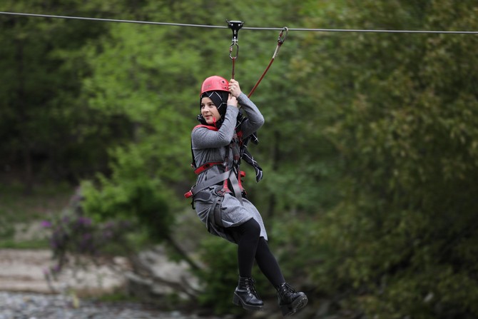 firtina-deresinde-ogrencilerin-rafting-keyfi-(7).jpg