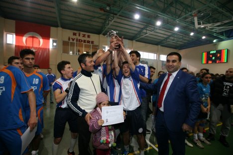 futsal-gencler-il-birinciligi-sona-erdi-2.jpg futsal-gencler-il-birinciligi-sona-erdi-2.jpg