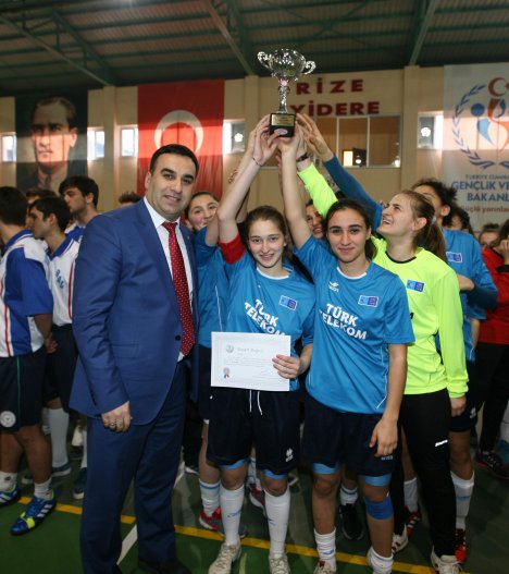 futsal-gencler-il-birinciligi-sona-erdi-3.jpg futsal-gencler-il-birinciligi-sona-erdi-3.jpg
