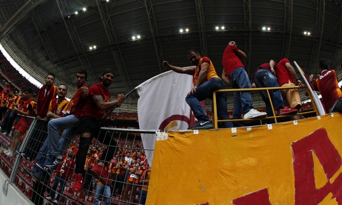 galatasaray-besiktas-maci-oncesi-arenada-gorsel-sov-(2).jpg