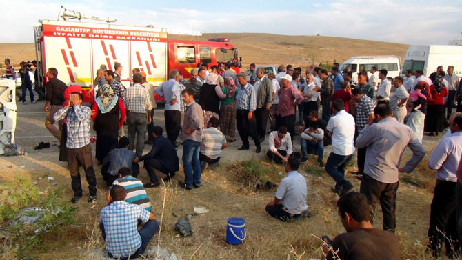 gaziantep’te-feci-kaza-3-olu,-8-yarali-3.jpg gaziantep’te-feci-kaza-3-olu,-8-yarali-3.jpg