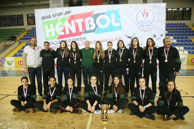 gencler-hentbol’da-turkiye-sampiyonlari-belli-oldu-(17).jpg