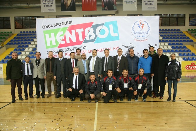 gencler-hentbol’da-turkiye-sampiyonlari-belli-oldu-(18).jpg