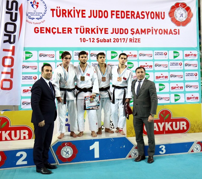 gencler-turkiye-judo-sampiyonasi-rize’de-basladi-(3).jpg