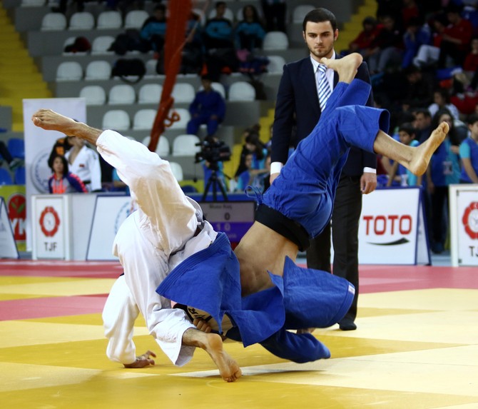 gencler-turkiye-judo-sampiyonasi-rize’de-basladi-(4).jpg