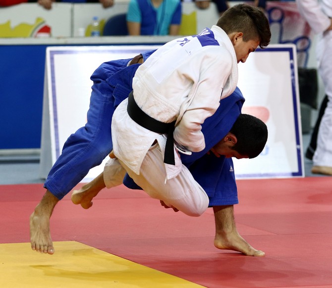 gencler-turkiye-judo-sampiyonasi-rize’de-basladi-(5).jpg