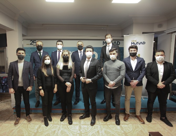 genclik-kurulu-yonetim-kurulu-uyeleri.jpg