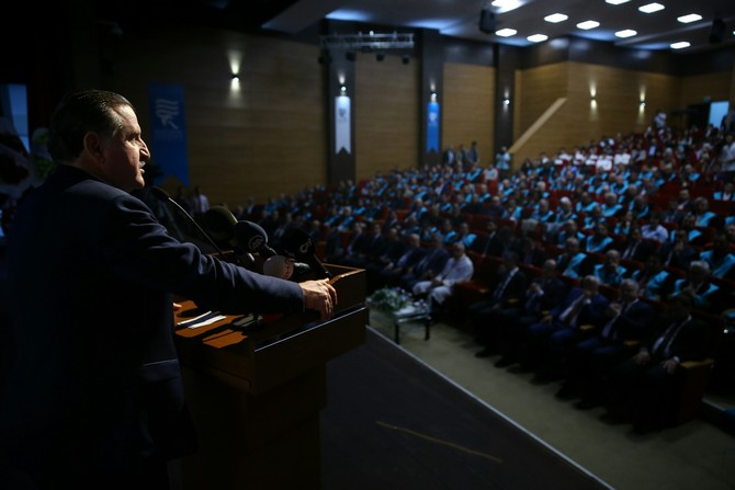 genclik-ve-spor-bakani-osman-askin-bak,-recep-tayyip-erdogan-universitesi-akademik-yil-acilisina-katildi-(2).jpg