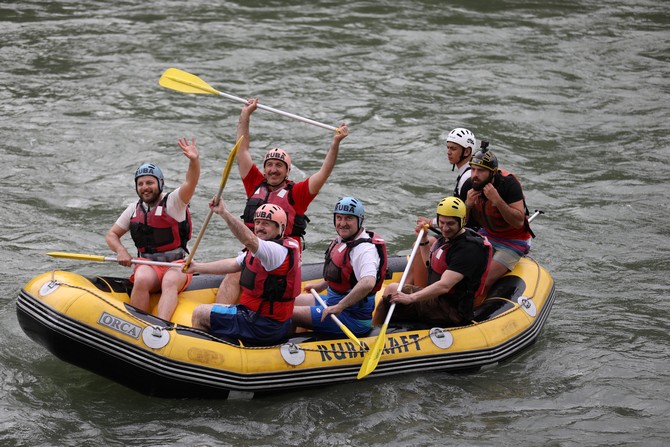 genclik-ve-spor-bakani-osman-askin-bak,-rizenin-ardesen-ile-camlihemsin-ilceleri-arasindaki-firtina-vadisinde-rafting-yapti-(10).jpg