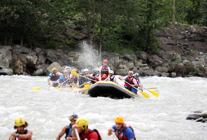 genclik-ve-spor-bakani-osman-askin-bak,-rizenin-ardesen-ile-camlihemsin-ilceleri-arasindaki-firtina-vadisinde-rafting-yapti-(13).jpg