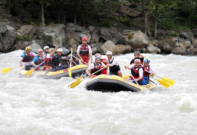 genclik-ve-spor-bakani-osman-askin-bak,-rizenin-ardesen-ile-camlihemsin-ilceleri-arasindaki-firtina-vadisinde-rafting-yapti-(15).jpg
