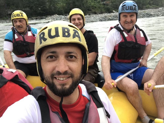 genclik-ve-spor-bakani-osman-askin-bak,-rizenin-ardesen-ile-camlihemsin-ilceleri-arasindaki-firtina-vadisinde-rafting-yapti-(16).jpg