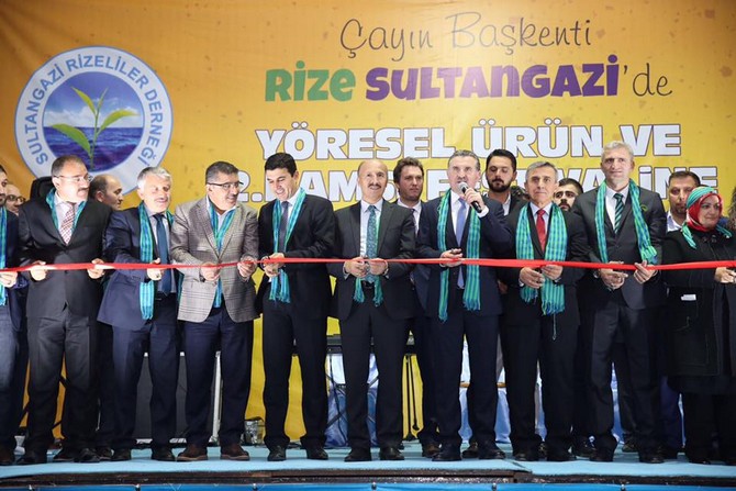 genclik-ve-spor-bakani-osman-askin-bak,-sultangazi-hamsi-festivali’nin-acilisina-katildi-(4).jpg