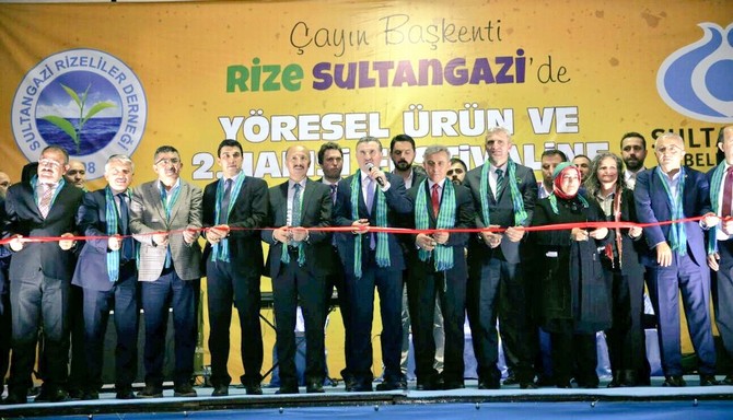 genclik-ve-spor-bakani-osman-askin-bak,-sultangazi-hamsi-festivali’nin-acilisina-katildi-(8).jpg