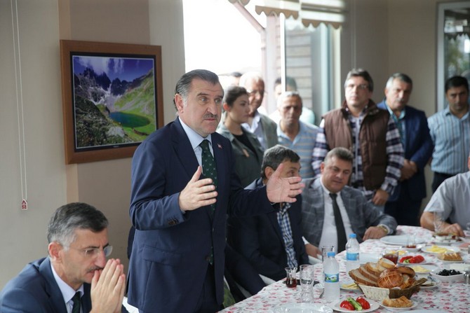 genclik-ve-spor-bakani-osman-askin-bak-rizede-(11).jpg
