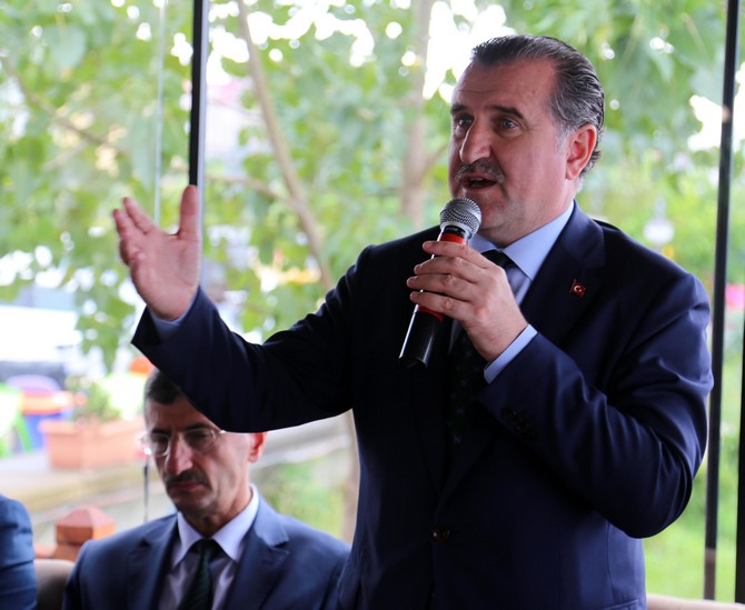 genclik-ve-spor-bakani-osman-askin-bak-rizede-(4)-001.jpg