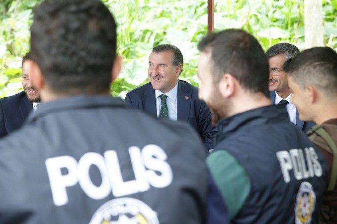 genclik-ve-spor-bakani-osman-askin-bak-rizede-(6).jpg
