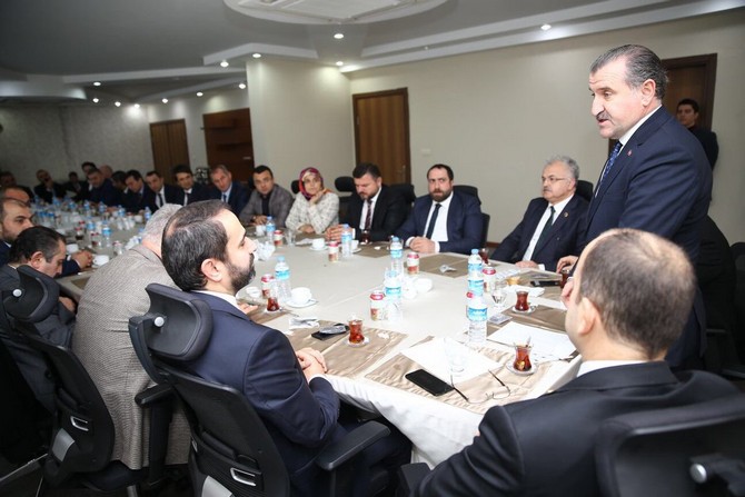 genclik-ve-spor-bakani-osman-askin-bak-rizede-(9)-002.jpg