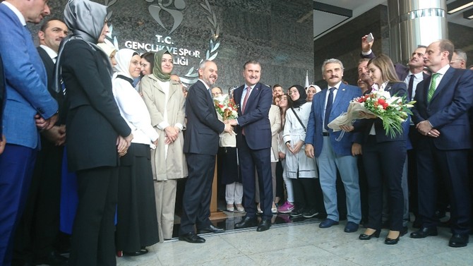 genclik-ve-spor-bakanliginda-devir-teslim-toreni-yapildi.-bak,-gorevi-kilictan-devraldi-(5).jpg