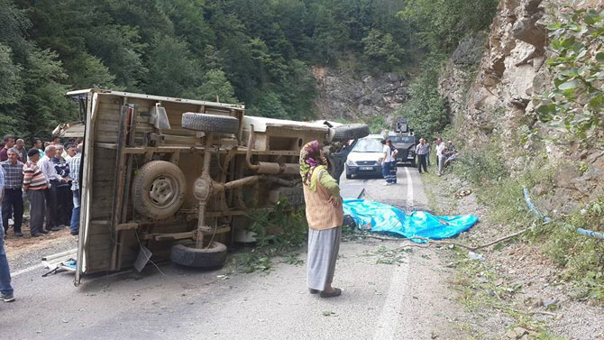 giresun’da-kaza-1-olu-2.jpg giresun’da-kaza-1-olu-2.jpg