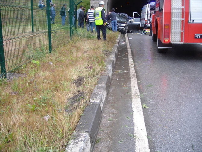 giresun’da-trafik-kazasi-1-olu,-2-yarali-3.jpg giresun’da-trafik-kazasi-1-olu,-2-yarali-3.jpg
