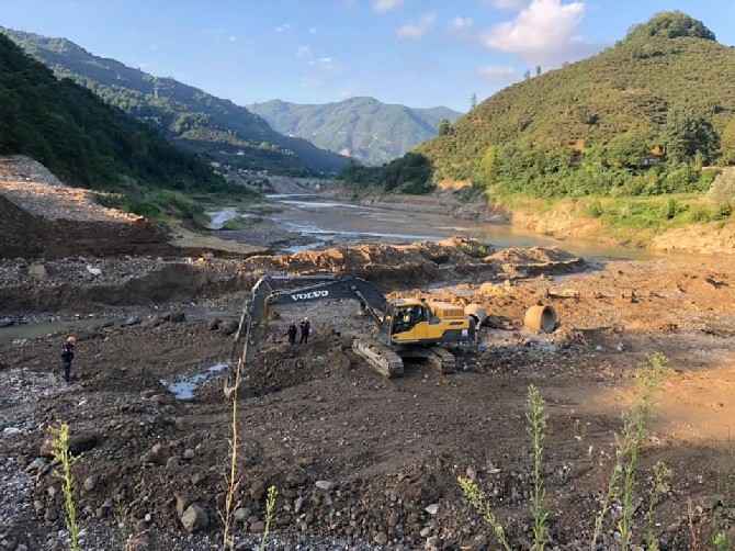 giresun’daki-sel-felaketinde-sehit-olan-askerlerden-gumushaneli-jandarma-uzman-cavus-burak-tok’un-cansiz-bedenine-ulasildi-(1).jpg