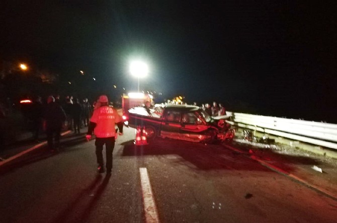 giresun’un-gorele-ilcesinde-iki-aracin-kafa-kafaya-carpistigi-kazada-2-kisi-hayatini-kaybetti,-2-kisi-yaralandi-(4).jpg