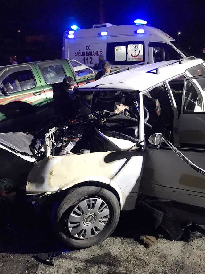 giresun’un-gorele-ilcesinde-iki-aracin-kafa-kafaya-carpistigi-kazada-2-kisi-hayatini-kaybetti,-2-kisi-yaralandi-(5).jpg