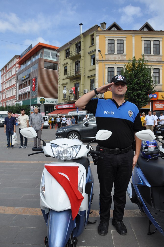 giresun-belediyesi’nden-emniyet-mudurlugu’ne-motorsiklet-hediyesi-(1).jpg