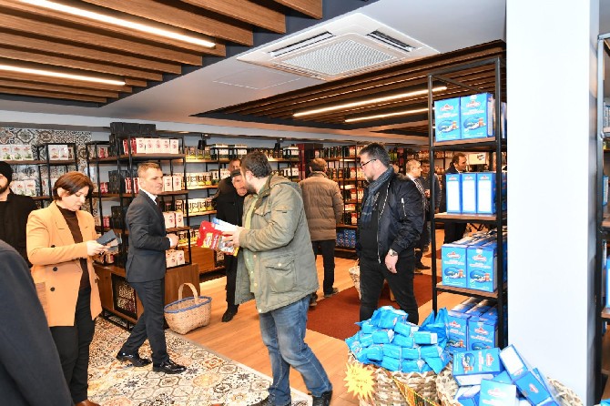 giresunda-caykurun-satis-magazasi-acildi-(13).jpg
