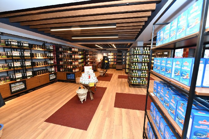 giresunda-caykurun-satis-magazasi-acildi-(14).jpg