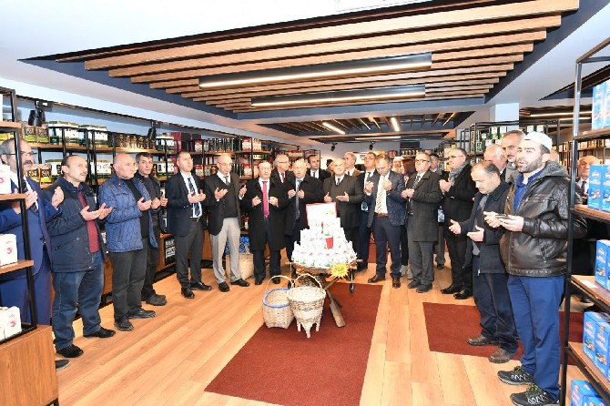 giresunda-caykurun-satis-magazasi-acildi-(2)-001.jpg