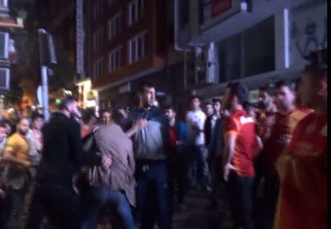 giresunda-galatasaray-taraftari-birbirine-girdi-(1).jpg