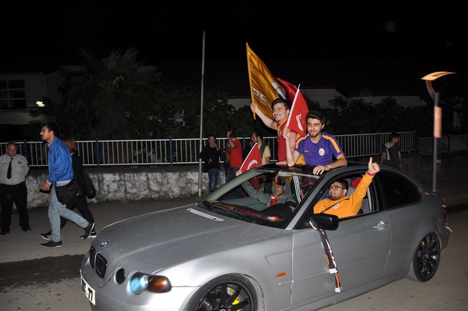 giresunda-galatasaray-taraftari-birbirine-girdi-(2).jpg