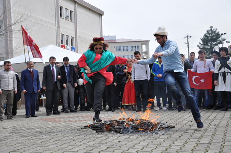 giresunda-nevruz-coskusu-4.jpg