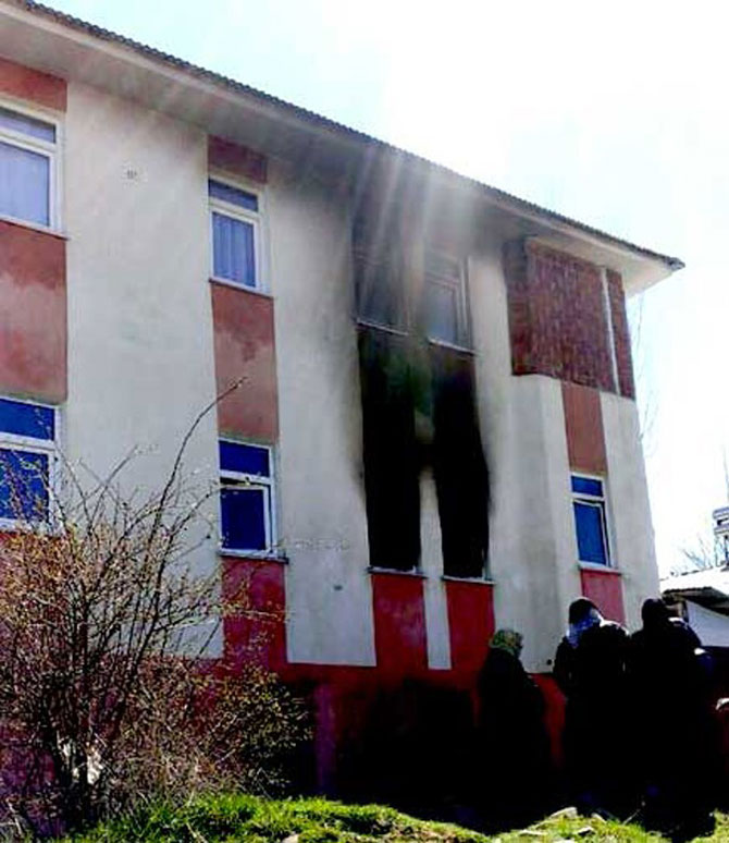 giresunda-yangin-1-olu-1.jpg giresunda-yangin-1-olu-1.jpg