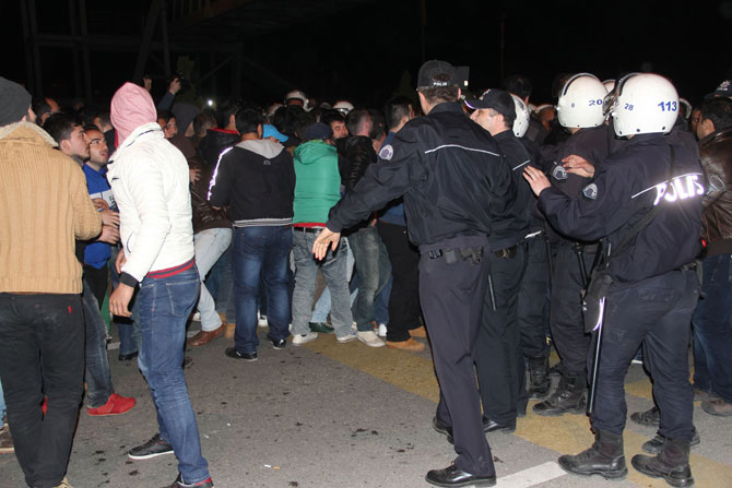 giresundaki-olaylar-jandarma-ve-cevik-kuvvet-mudehalesiyle-son-buldu8.jpg giresundaki-olaylar-jandarma-ve-cevik-kuvvet-mudehalesiyle-son-buldu8.jpg