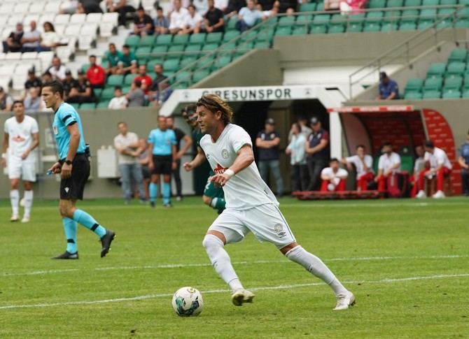 giresunspor-caykur-rizespor-hazirlik-maci-1.jpg