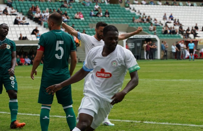 giresunspor-caykur-rizespor-hazirlik-maci-2.jpg