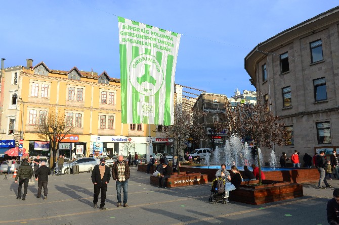 giresunspor-taraftarinda-super-lig-heyecani-(2).jpg
