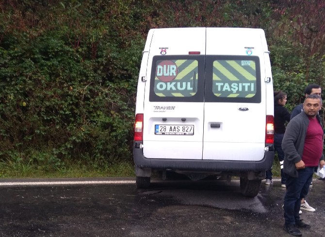 giresunun-piraziz-ilcesinde,-ogrenci-servisinin-duvara-carpmasi-sonucu-10-ogrenci-yaralandi-(2).jpg