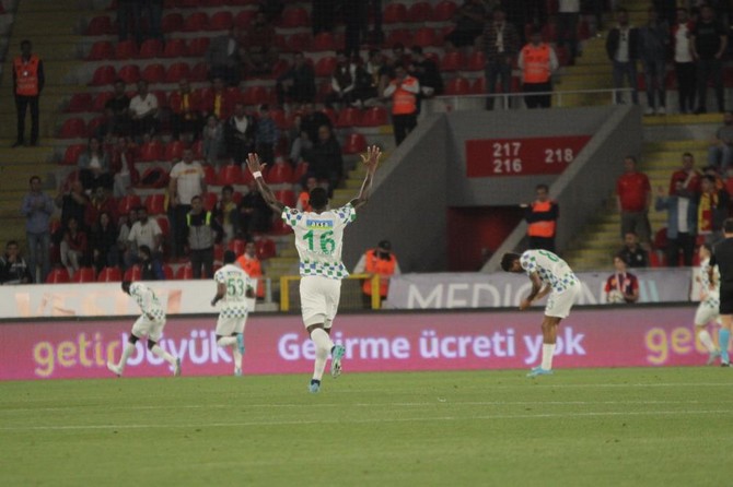 goztepe-caykur-rizespor-maci-2.jpg