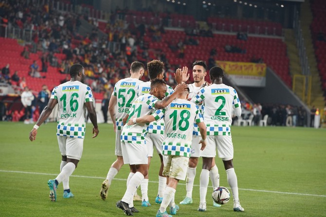 goztepe-caykur-rizespor-macindan-kareler-2.jpg